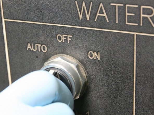 Turn the air to the actuator OFF to set the poppet stem into the high-pressure seat.