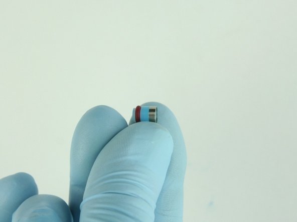 Put the hoop on the  high-pressure  seal with the sharp edge of the hoop towards the seal.