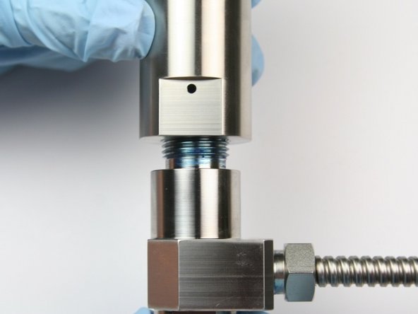 Unthread actuator housing from valve body