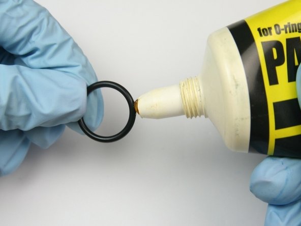 Apply o-ring lubricant to o-ring from kit for hydraulic fitting