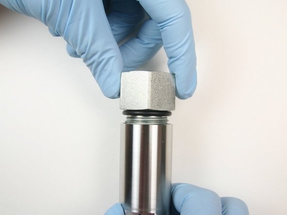 Thread adapter fitting to actuator housing