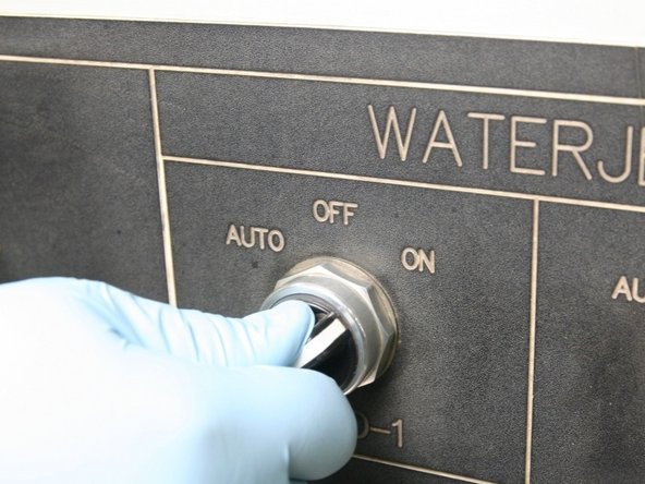 Turn the air to the actuator ON to relieve the pressure from the poppet stem.