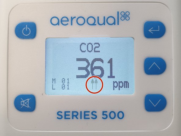When the high concentration set point is exceeded, two upward arrows  appear on the main display accompanied by a fast beep.