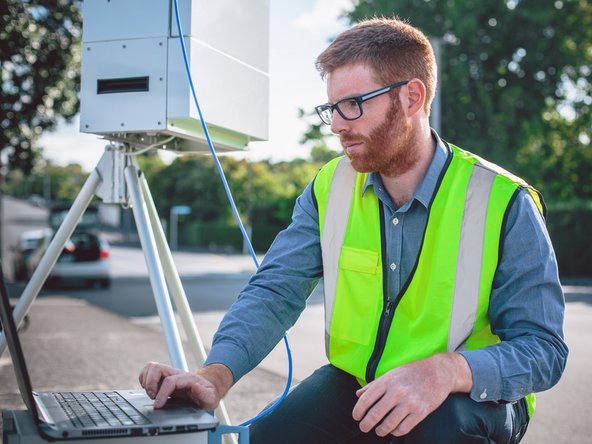 Deliver zero air for 10 minutes to purge (clean) the gas lines.