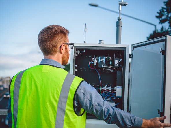 Record the previously measured flow rate. (You should find this in the monitor's journal.)