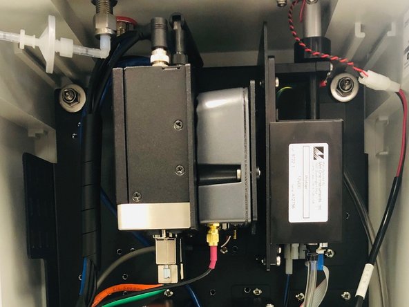 The modem goes underneath your monitor's ePC or to the right of it. Its position and orientation depend on which monitor you have.