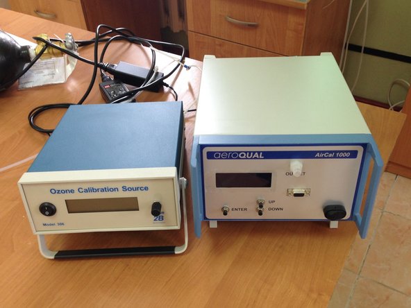 Because the AirCal 1000 and Ozone Calibration Source take at least 30 minutes to warm up and become stable, now is a good time to turn both on.