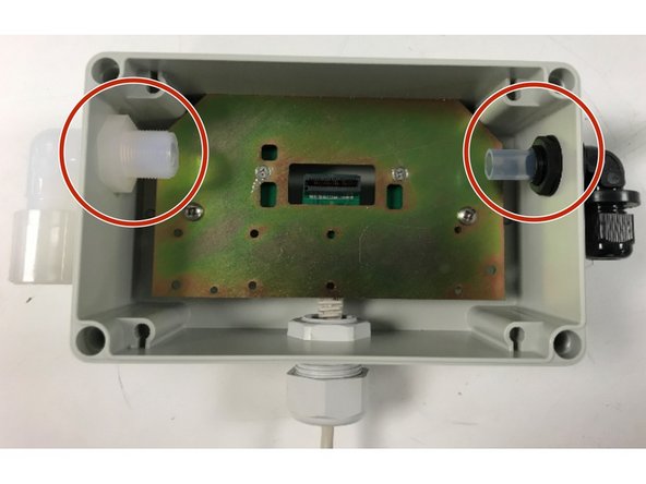 Place the sensor adaptor onto the handheld or fixed monitor.