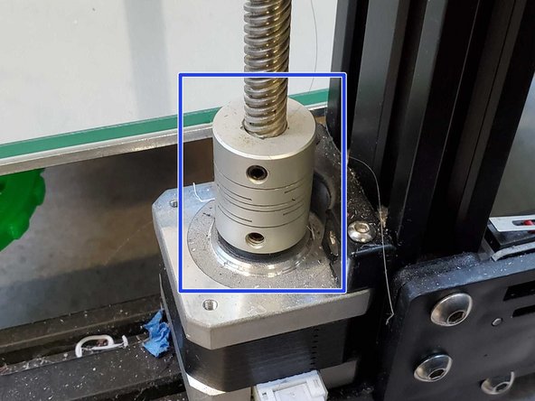 The lead screw comes with a fixed adaptor cylinder on the motor which simply transfers motor movement to screw movement