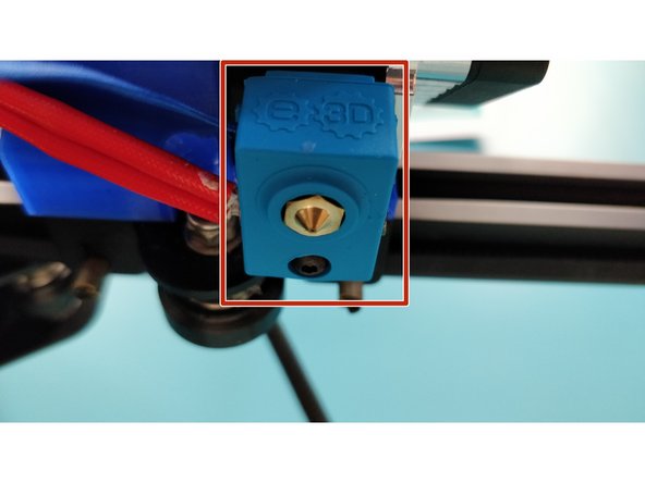 Be very careful, you're about to work with the HotEnd. Be careful not to burn yourself.