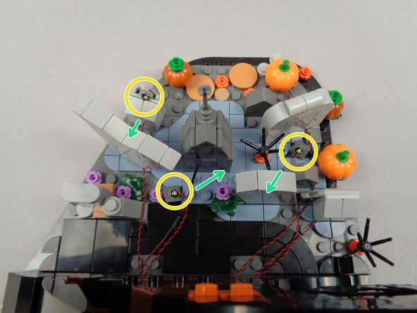 The green arrows in the second photo show the directions each LED is pointing.