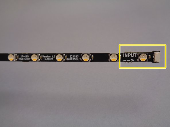 As shown by the yellow and blue arrows in the first photo, the 17-LED strips have plugs on both ends.