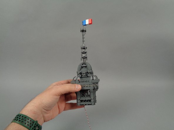 Your broadcast tower should now look like the second photo for this step.