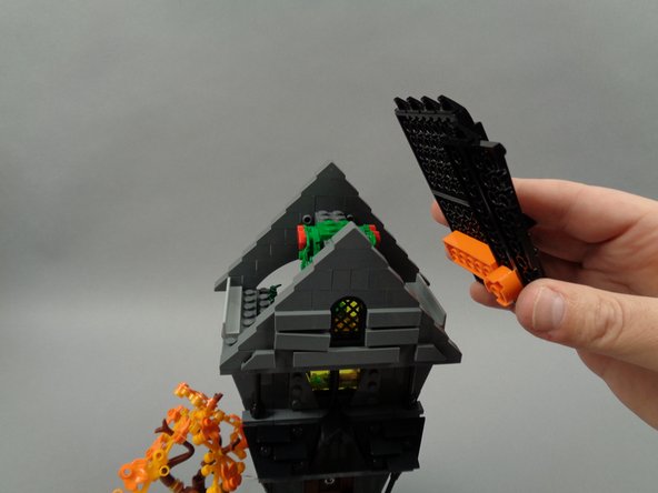 As shown in the third photo, remove the second floor of the house.