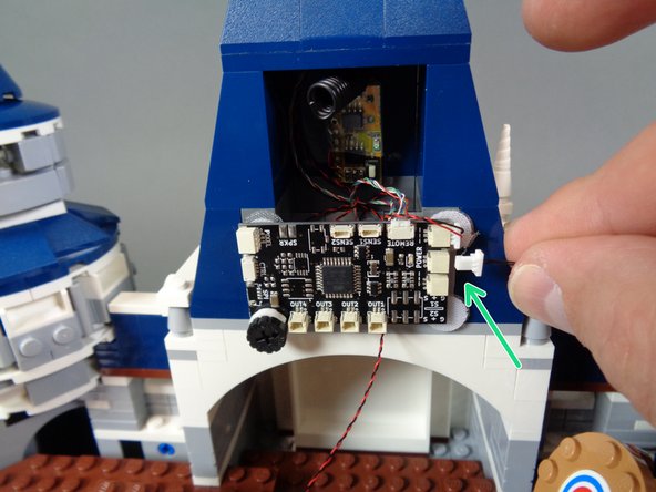 Make sure you connect the 2-wire plug, not the 3-wire plug.  You will connect the 3-wire plug in a later step.