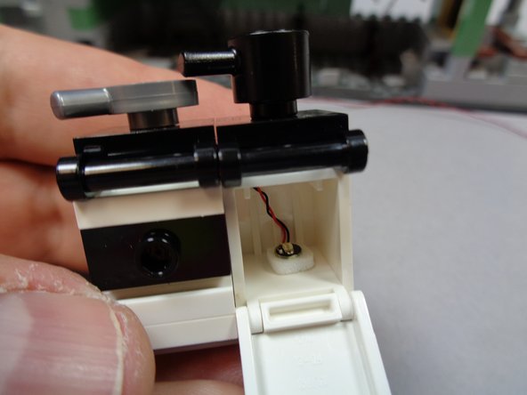 As shown in the third photo, mount the orange in the center of the oven facing upward.