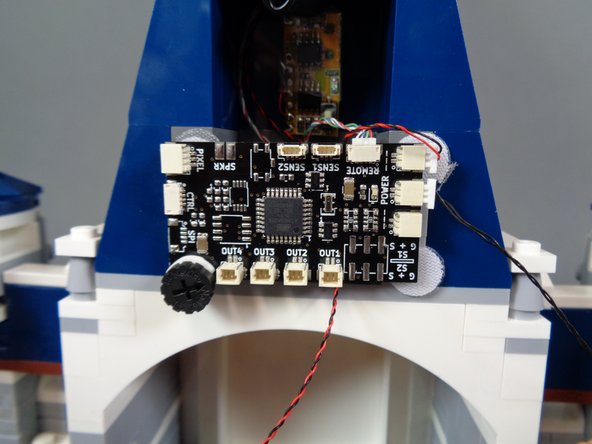 Make sure you connect the 2-wire plug, not the 3-wire plug.  You will connect the 3-wire plug in a later step.