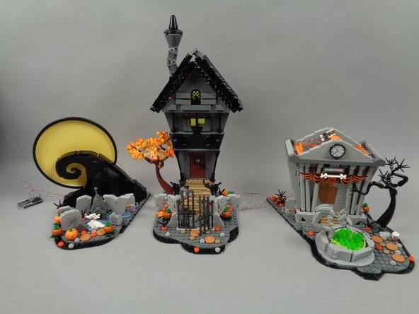 As shown in the third photo for this step, make sure all three sections of your lighting setup are connected to prepare for Test #4.