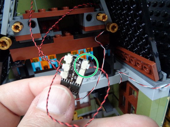 It does not matter which white light you connect to plug #3 and which you connect to plug #4.