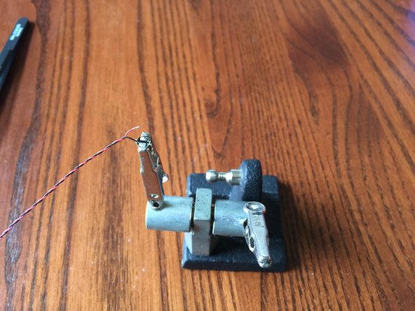 If you have only one Pico LED Light Board to solder, or if you need to repair a board, use alligator clips to hold the board firmly.