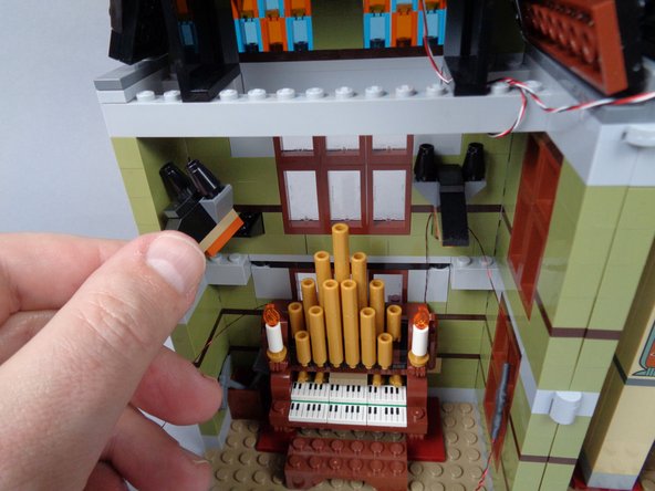 As shown in the photos for this step, repeat this same process for the second candle.