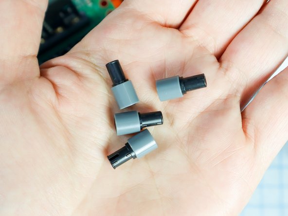 Connect 4 grey single beams to 4 black pins as shown.