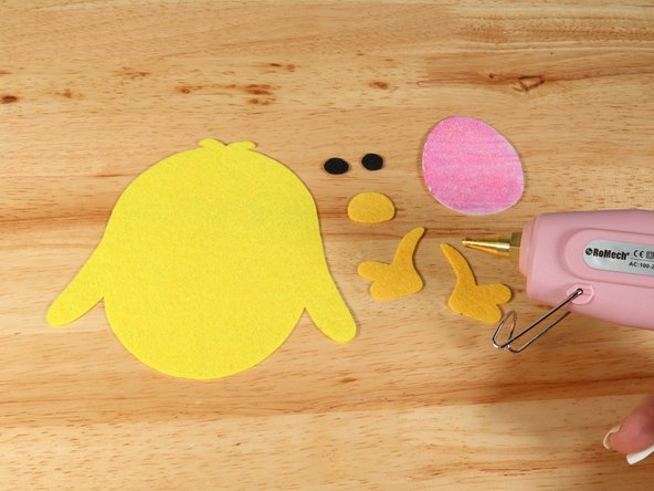 Use glue to assemble the Chick as pictured.