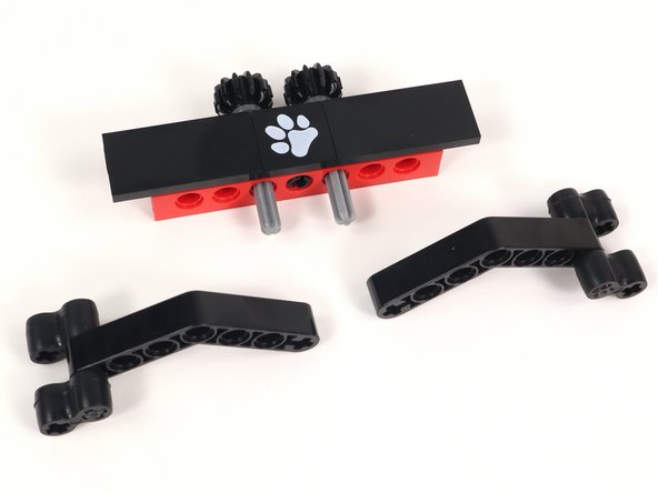 There are two different options for arms on the Claw attachment. These are the steps for option 1.