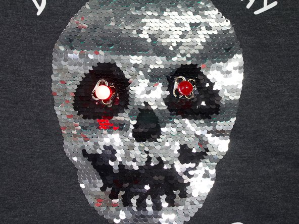 Turn on the switch - you should have a blinking skull!