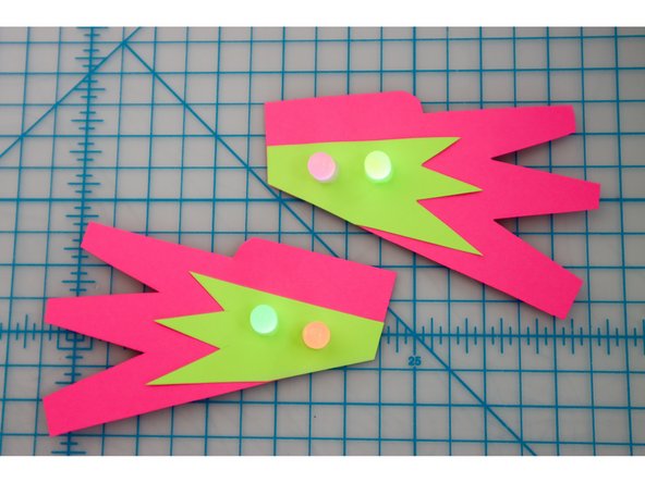 Repeat the previous steps to make a second burst for the other shoe.