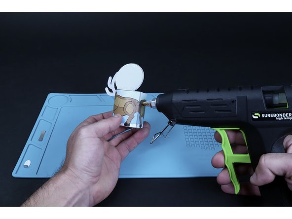 Note: You may need to continue shaping the two legs of the LED to match the curve so that when you join the two sides together, they do not want to pull the Maker Tape out of position.