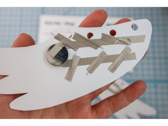 Tip: Make sure the polarity of the LEDs is correct: The long leg is positive and goes through the hole on top!