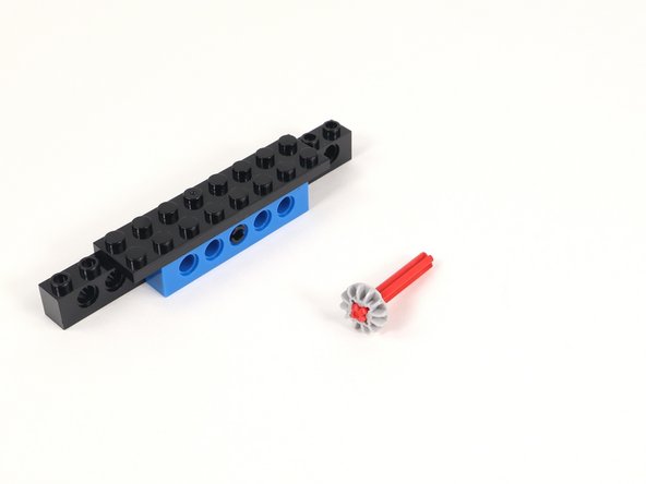 The gear only has teeth on one side. Make sure the teeth are facing outward towards the end of the axle.