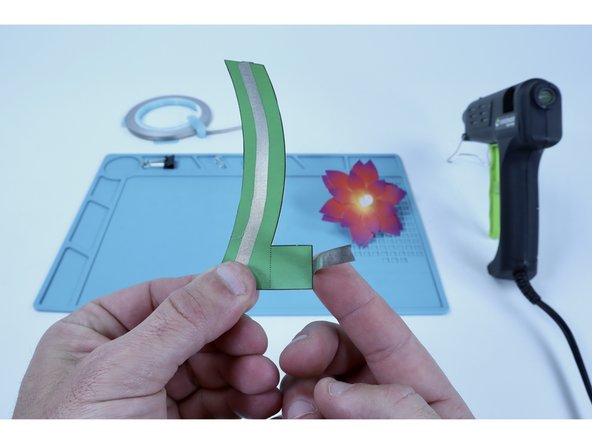 Be sure to stop this path on the dotted line on the stem template. This should create a small gap between it and the long tape path running along the stem.