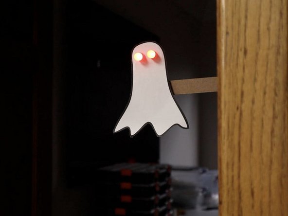 With everything assembled you should be ready to scare someone!