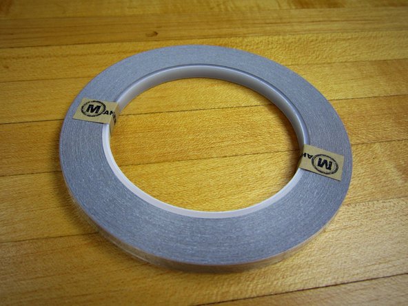 Tip! If your battery fits a bit too loose you can just add another layer of Maker Tape around the end of the holder for a tighter fit.