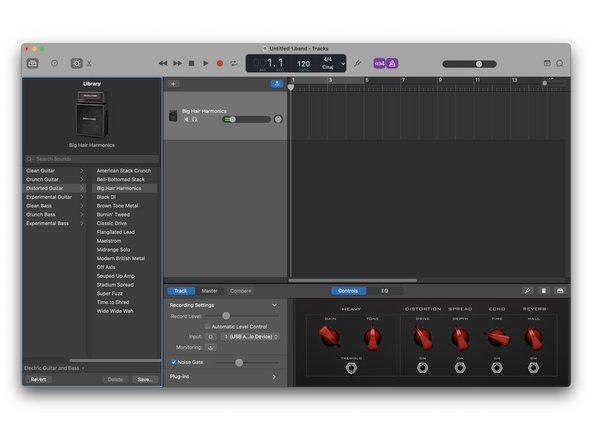 Change the Amp on the left to hear different effects.