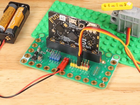 The servo is connected to Pin 0.