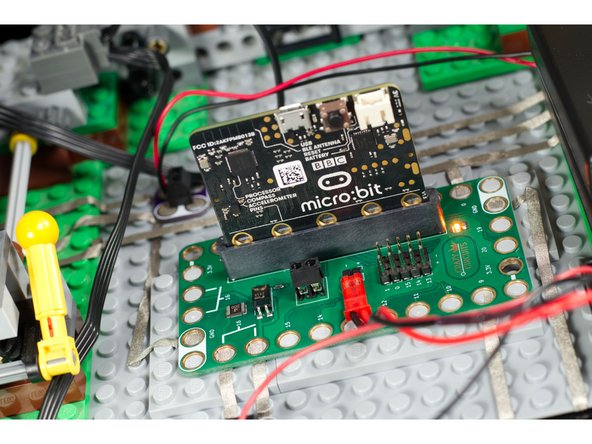 If everything is in place the Ferris Wheel should start rotating and the NeoPixel strips should light up.