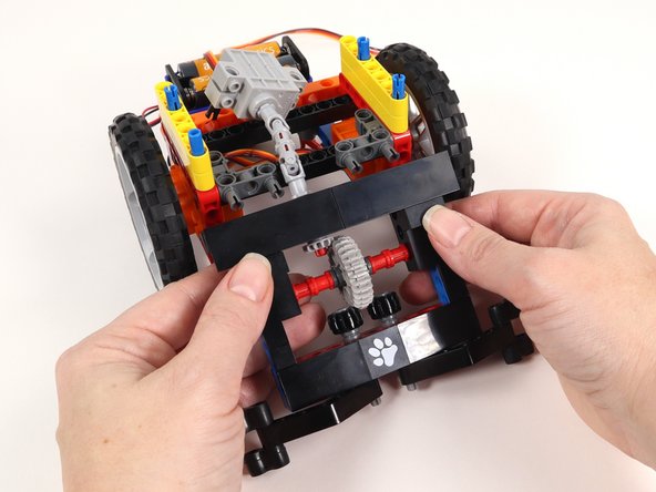 Connect the Claw to the front of the Rover to the gray 90° connectors by pressing it into place on the exposed pins.