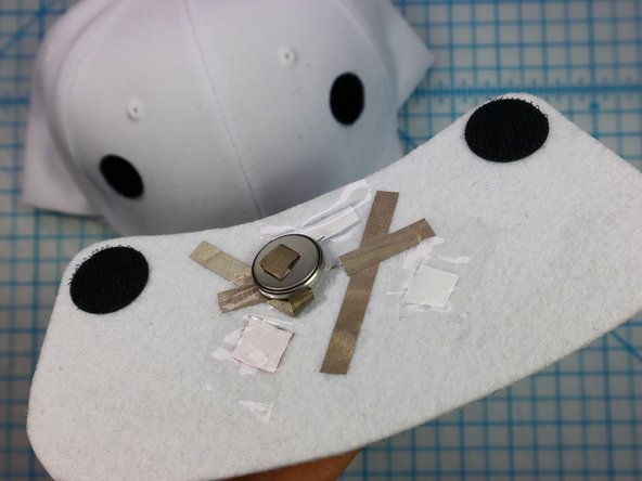 To turn off the LEDs, disconnect the battery by pulling apart the connection as shown.