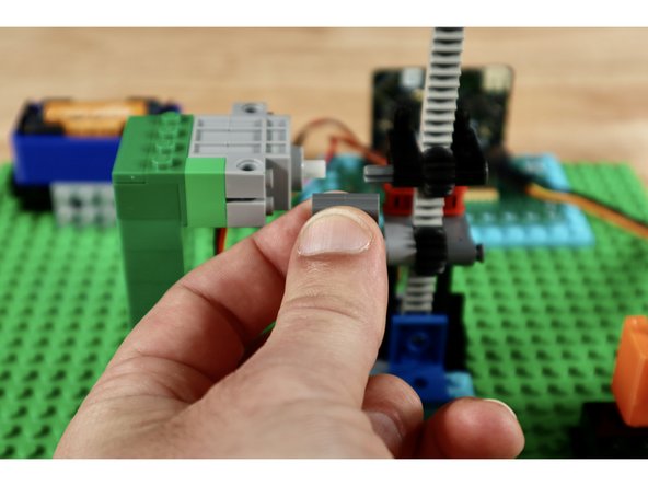 Pay particular attention to spacing between the servo tower and the gear rack as these two builds need to be close enough for the axle connector to connect the servo axle and the upper axle of the gear rack. The servo tower should be to the left of the gear rack when looking at the teeth.