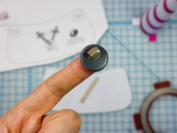 Follow the circuit diagram on the template, starting with the piece on the right.