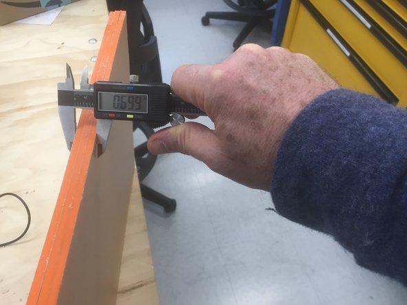 You can etch items up to 0.4 inches high if they are on the crumb tray.