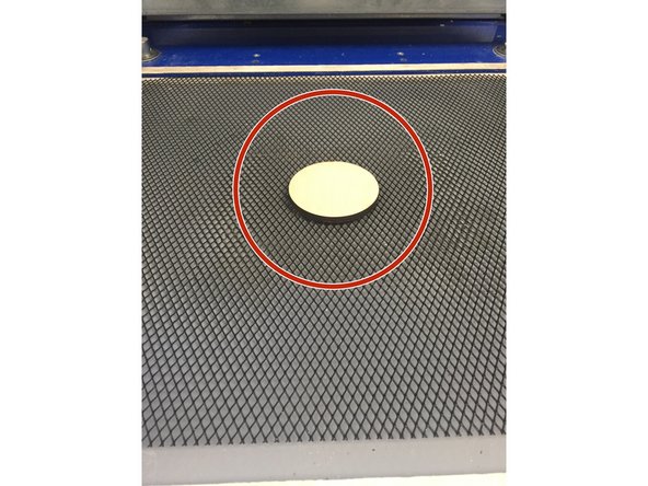 Place the object you want to mold onto the center of the bed.