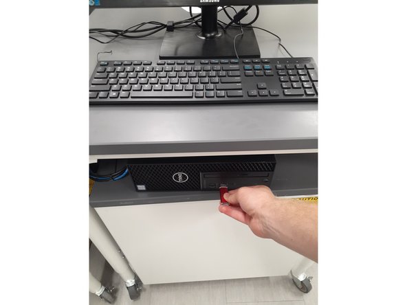 Insert USB in Fab Lab computer