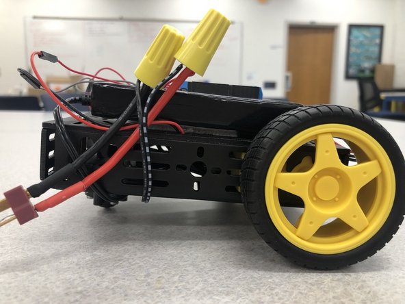 Now plug in JUST your LiPo battery to the t-plug and your robot should begin to move in a straight forwards after a few seconds, then move backwards.