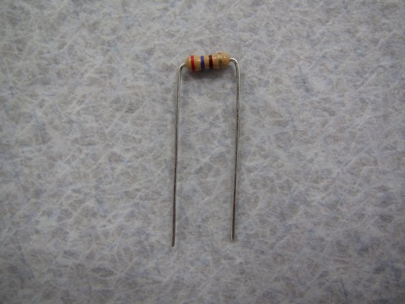 (22) Next you will solder the resistors on your PCB. Resistors are not polarized so their orientation does not matter.