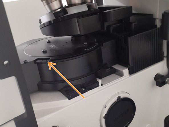 There are three commonly used wavelengths in florescent microscopy which this microscope is capable of producing including green(FITC), blue(DAPI) and red.