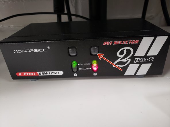 Press the button to change the screen of the external monitor to the Retropie interface.